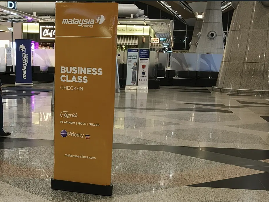 Malaysia Airlines Business Class Check-in